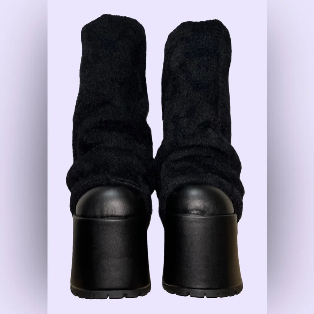 Sugar Thrillz Snuggle Wonderland Black Platform Boots with Leg Warmers - Picture 12 of 12